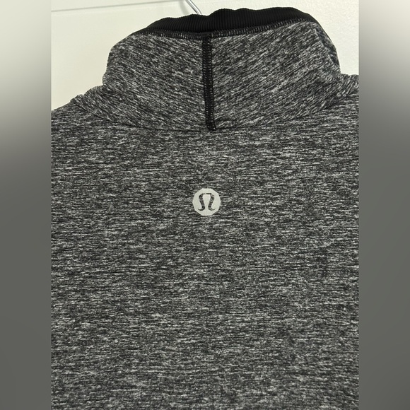💛Like New💛 Lululemon: Men's Half-Zip Long Sleeve Top - Size Medium - Picture 6 of 8